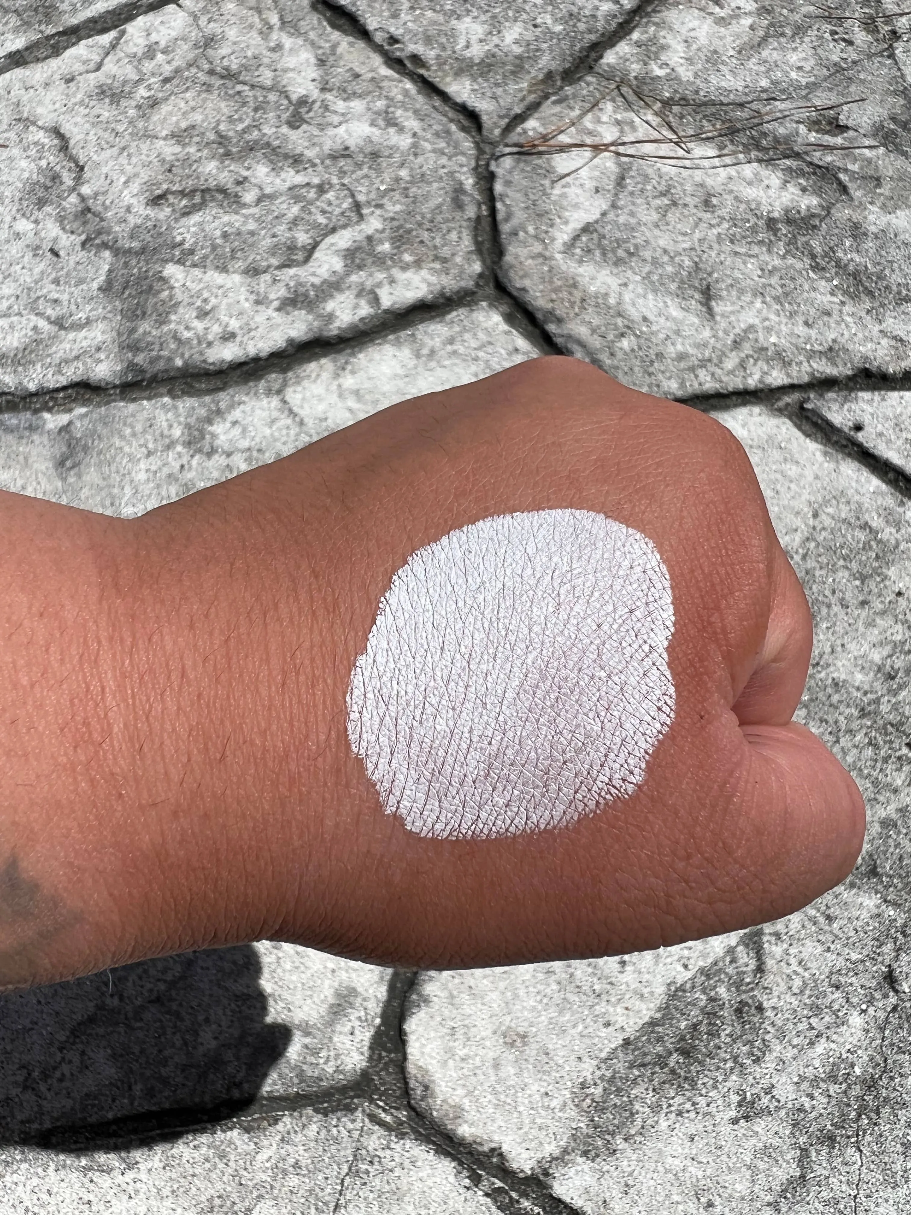 Snow Eyeshadow Base